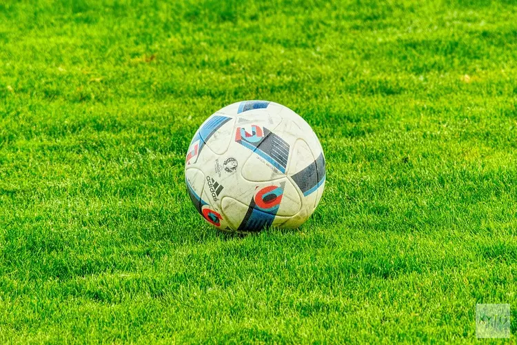 Con Zelo en Winkel winnen, VESDO speelt gelijk