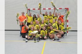 Geel Zwart kroont zich overtuigend tot kampioen