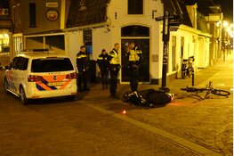 Politiefietser en scooter in botsing
