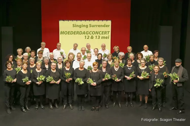 Singing Surrender presenteert zich in het ’moederdag-weekend’