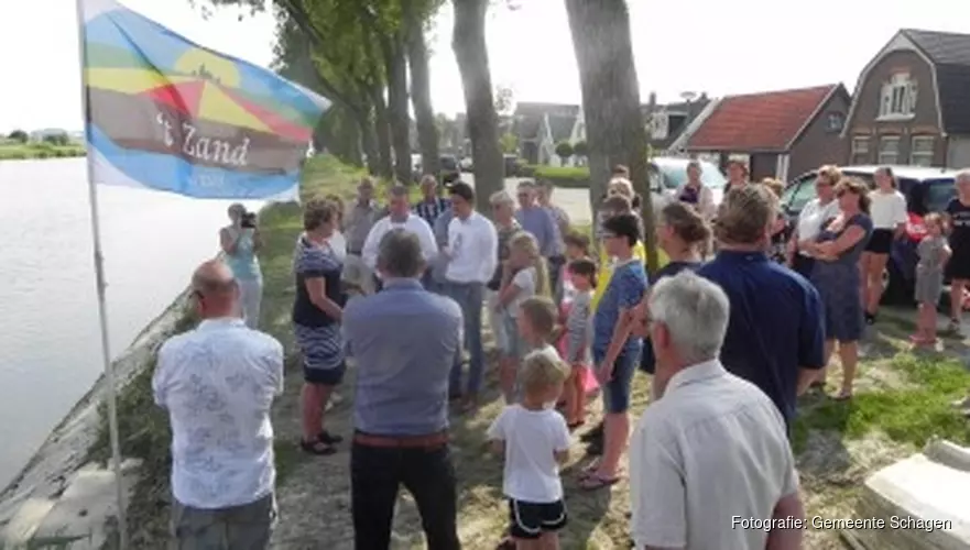 Uitklimmogelijkheid vanuit het kanaal bij ‘t Zand