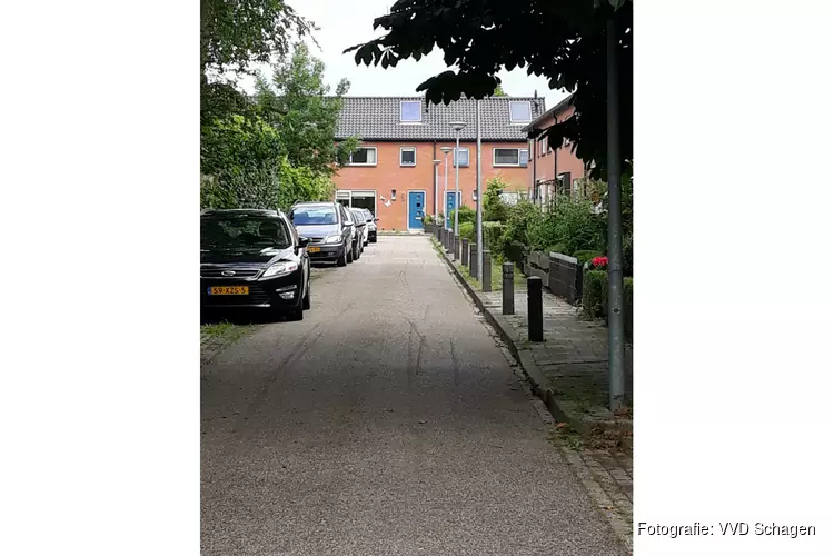 Burg. Hulststraat (Schagerbrug) slecht bereikbaar voor brandweer VVD Schagen stelt vragen over zorgelijke situatie