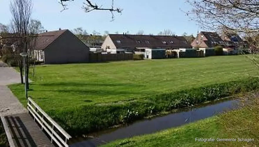 Eerste paal voor acht starterswoningen in Dirkshorn
