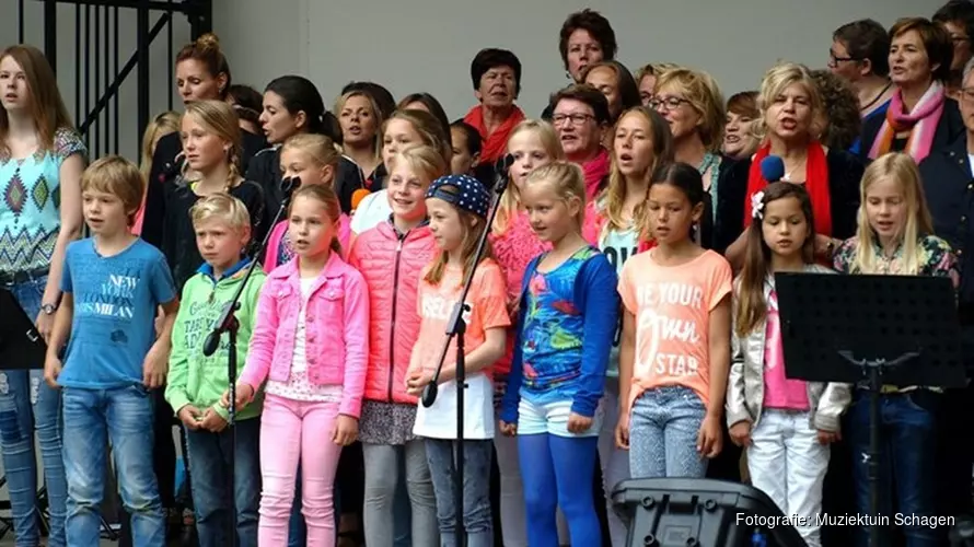 15 juli "Young voices en The voices" in de muziektuin