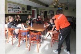 Nederlands Beach Handballteam U18 gaan voor Olympisch goud