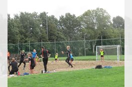 Nederlands Beach Handballteam U18 gaan voor Olympisch goud