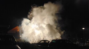 Auto door brand verwoest in 't Veld