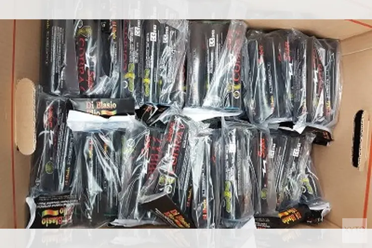 Illegaal vuurwerk in woning Warmenhuizen